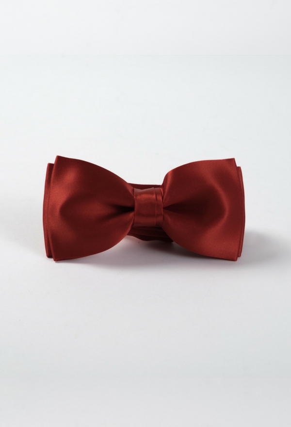 Dark red bow tie