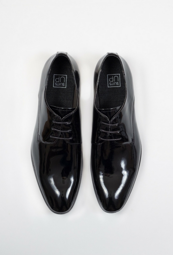 Black shiny shoes